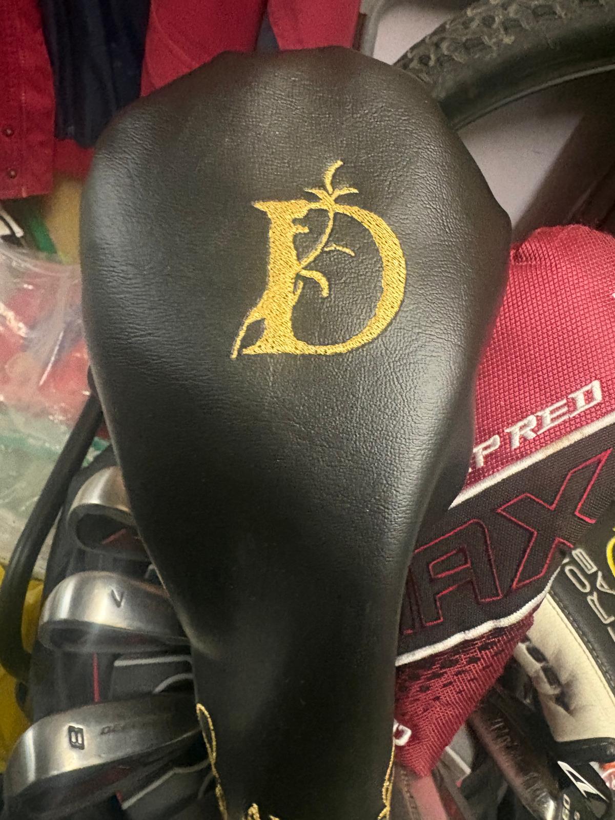 Custom embroidered head cover - 3F Golf